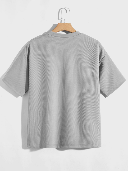 Manfinity Basics Loose-Fit Men's Solid Drop Shoulder T-Shirt