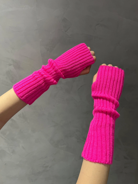 1 Pair Of Solid Fingerless Gloves
