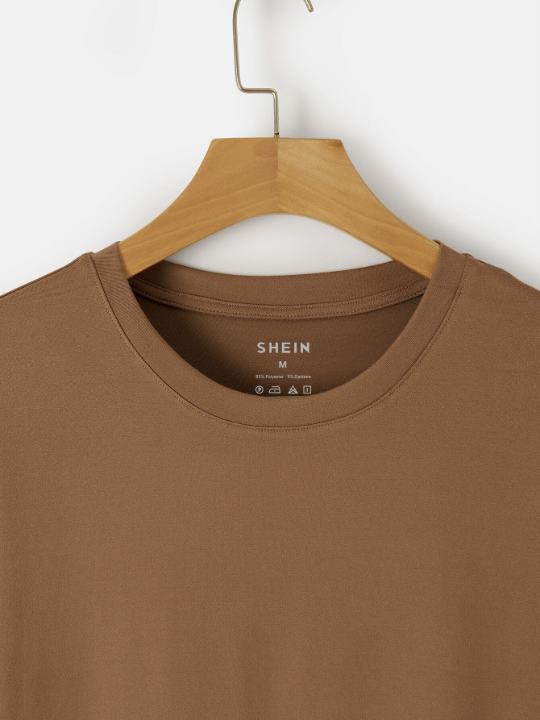 Men Solid Round Neck Tee