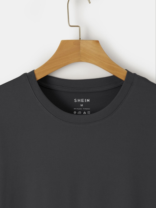 Men Solid Round Neck Tee