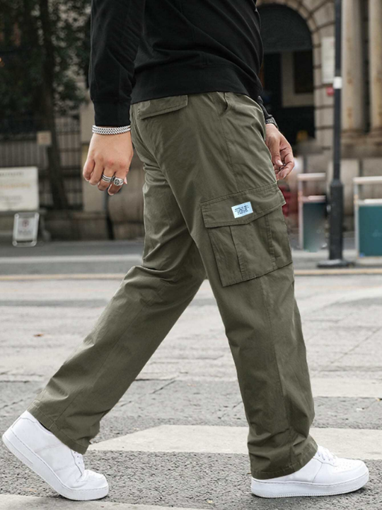 Manfinity Hypemode Loose Fit Men's Letter Patched Cargo Pants With Flap Pockets