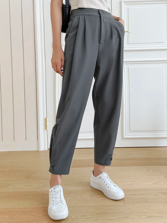 DAZY Solid Plicated Slant Pocket Cropped Pants