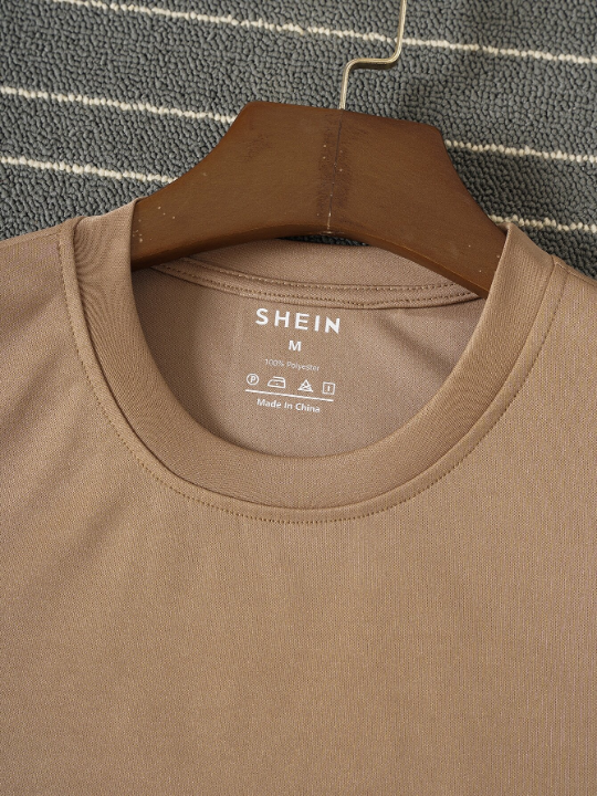 Men Solid Round Neck Tee