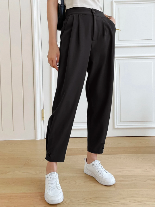 DAZY Solid Plicated Slant Pocket Cropped Pants