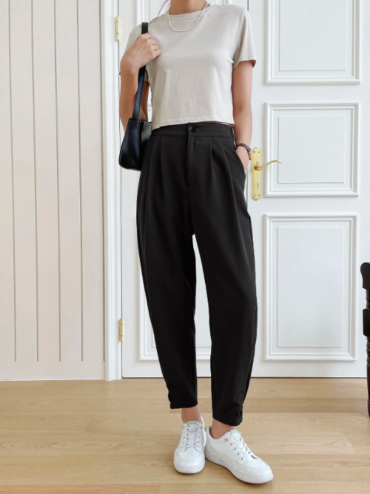 DAZY Solid Plicated Slant Pocket Cropped Pants