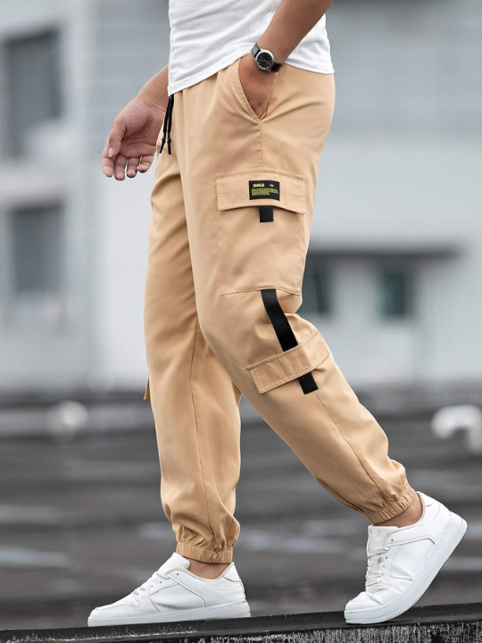 Manfinity Homme Loose Fit Men's Cargo Pants With Letter Patch Design And Drawstring Waist