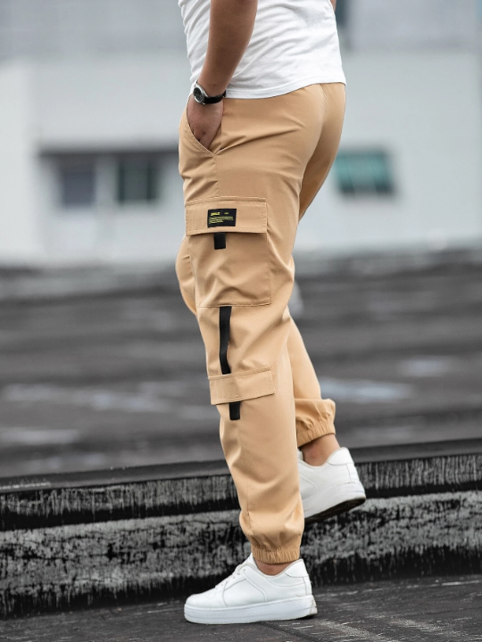 Manfinity Homme Loose Fit Men's Cargo Pants With Letter Patch Design And Drawstring Waist