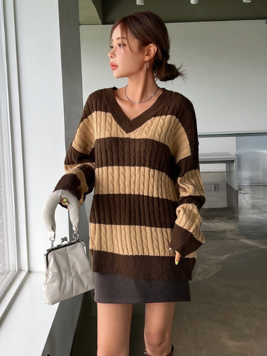 DAZY Color Block Drop Shoulder Cable Knit Sweater