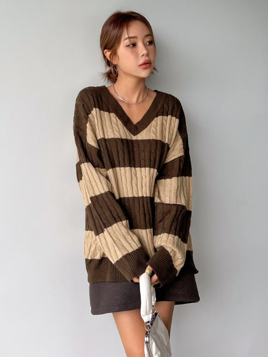 DAZY Color Block Drop Shoulder Cable Knit Sweater