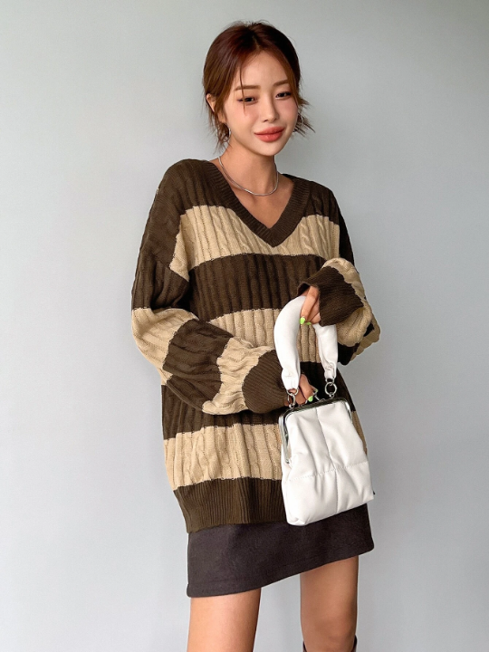 DAZY Color Block Drop Shoulder Cable Knit Sweater