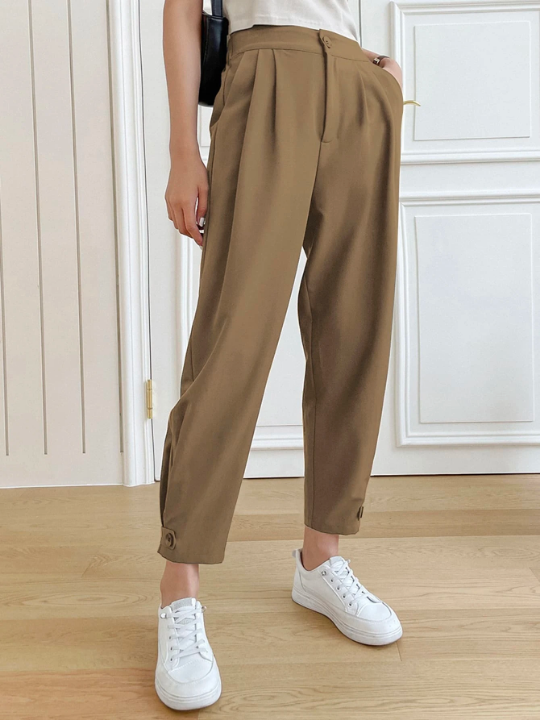 DAZY Solid Plicated Slant Pocket Cropped Pants