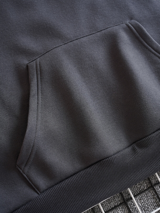 Men Solid Drawstring Kangaroo Pocket Drop Shoulder Hoodie
