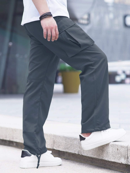 Manfinity Hypemode Men Flap Pocket Drawstring Waist Pants