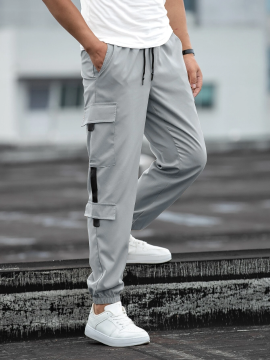 Manfinity Homme Loose-Fitting Men's Patch Design Drawstring Waist Cargo Pants