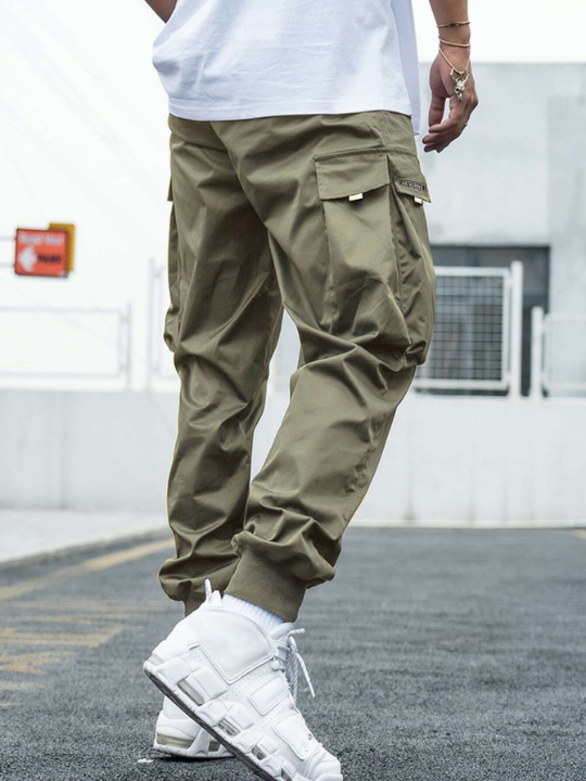 Manfinity EMRG Men's Loose Cargo Pants With Letter Graphic, Flap Pockets And Drawstring Waist