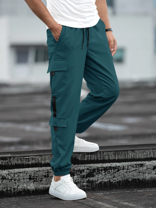 Manfinity Homme Loose Men's Cargo Pants With Patch Details And Drawstring Waist