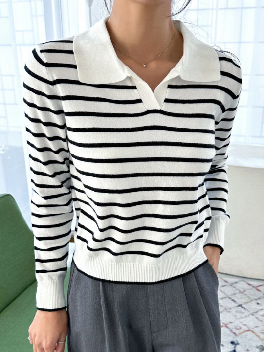 DAZY Striped Pattern Collared Sweater