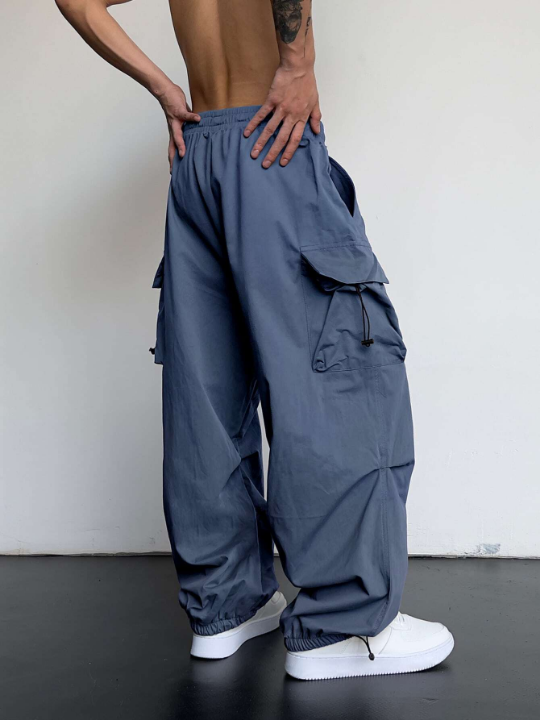 Manfinity EMRG Men Solid Flap Pocket Drawstring Waist Oversized Cargo Pants