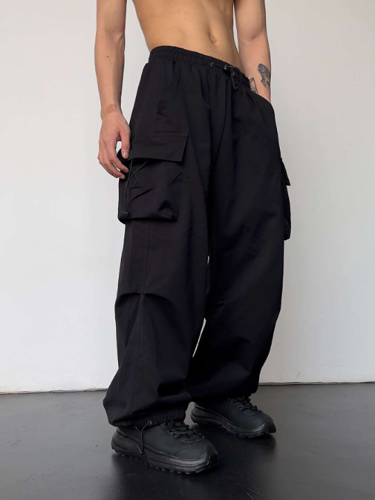 Manfinity EMRG Men Flap Pocket Side Drawstring Waist Oversize Cargo Pants