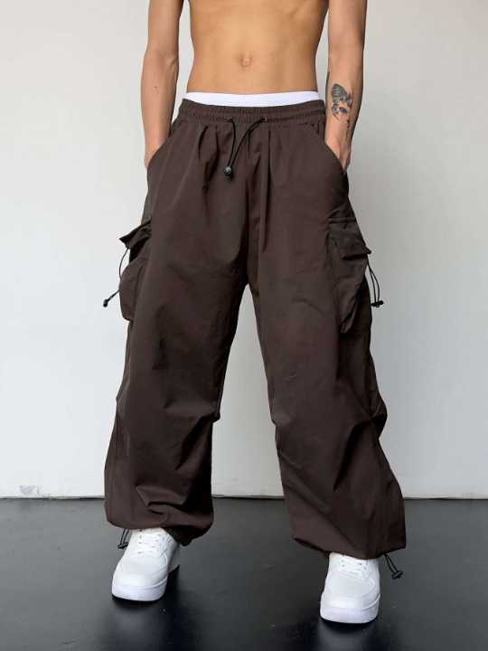 Manfinity EMRG Men Solid Flap Pocket Drawstring Waist Oversized Cargo Pants