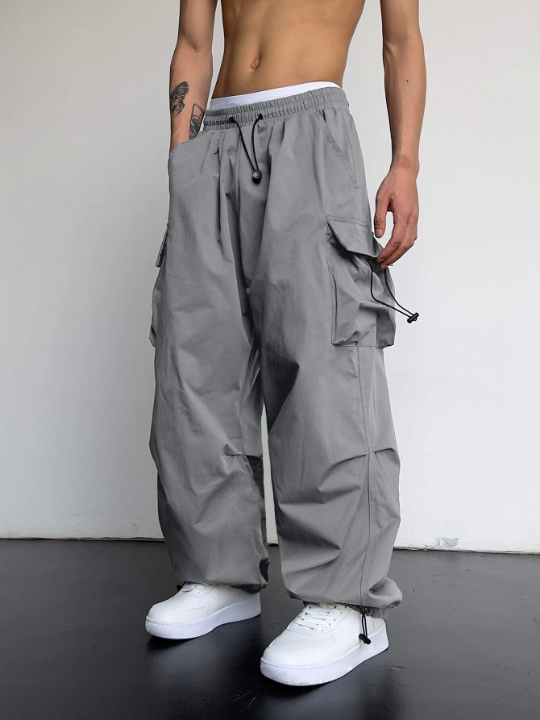 Manfinity EMRG Men Solid Flap Pocket Drawstring Waist Oversized Cargo Pants