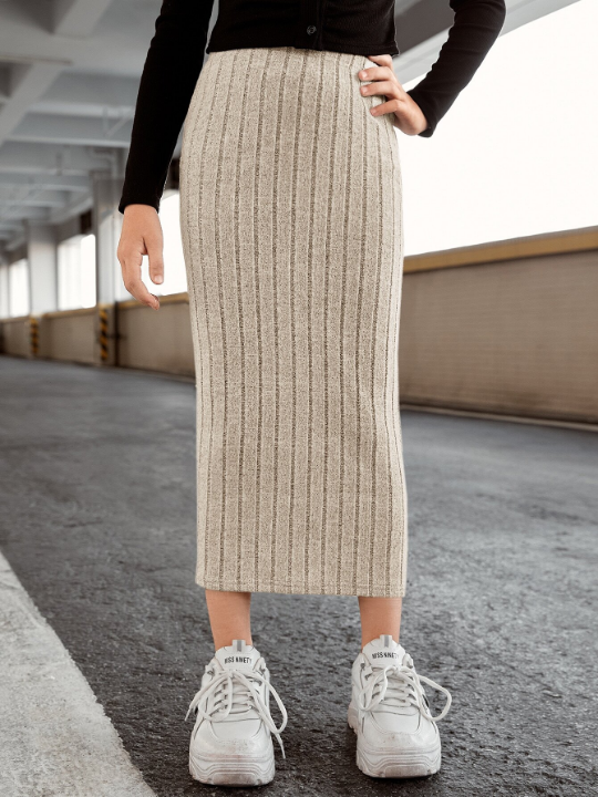 Tween Girl Slim-Fit Casual High Waist Striped Knitted Midi Skirt