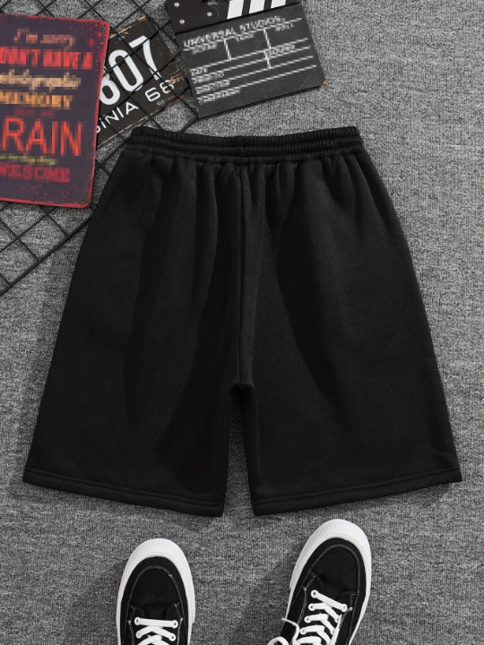 Men Drawstring Waist Slant Pocket Shorts