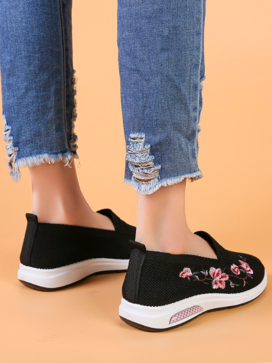 Women Floral Pattern Embroidery Detail Running Shoes, Sporty Outdoor Sneakers