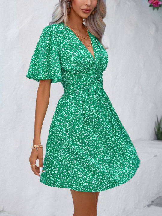 VCAY Ditsy Floral Print Plunging Neck Puff Sleeve Dress