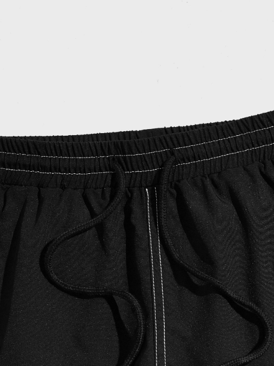 Manfinity Hypemode Men Letter Patched Detail Flap Pocket Drawstring Waist Shorts