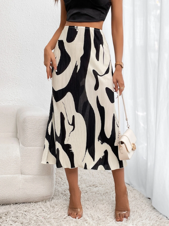 Privé Graphic Print Plisse Long Skirt