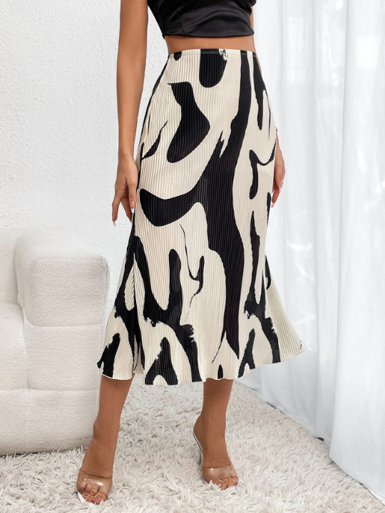 Privé Graphic Print Plisse Long Skirt