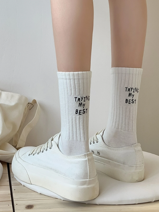 1pair Women Slogan Embroidered Fashionable Crew Socks For Daily Life