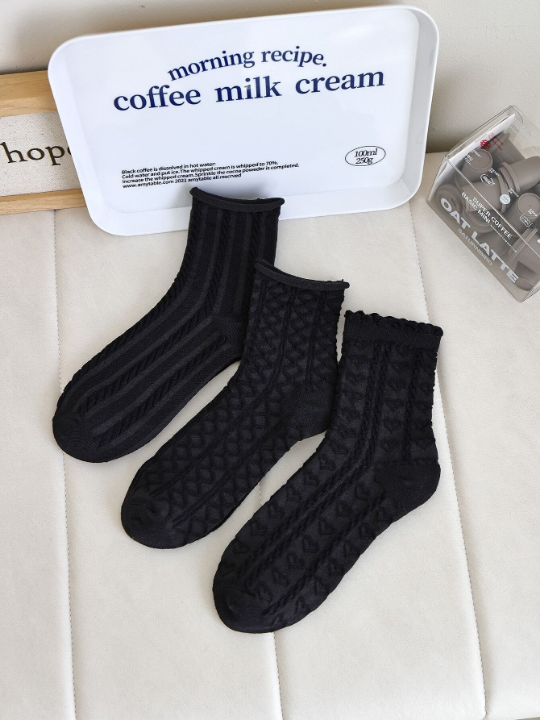 3pairs Women Heart Embroidered Fashionable Crew Socks For Daily Life