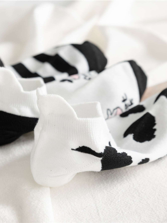 5pairs Women Letter Graphic Cow Print Fashionable Ankle Socks For Daily Life