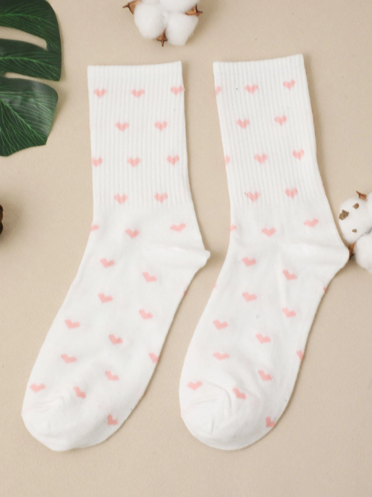 1pair Women Heart Pattern Fashionable Crew Socks For Daily Life