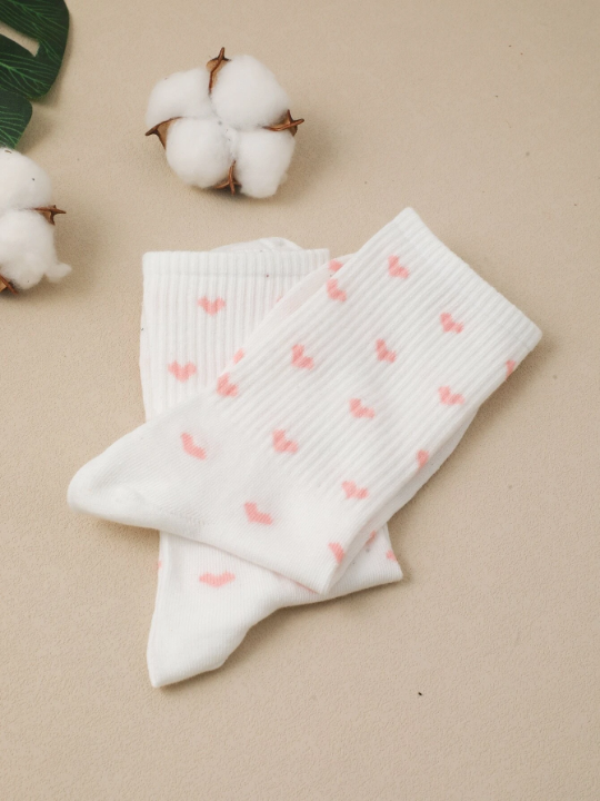 1pair Women Heart Pattern Fashionable Crew Socks For Daily Life