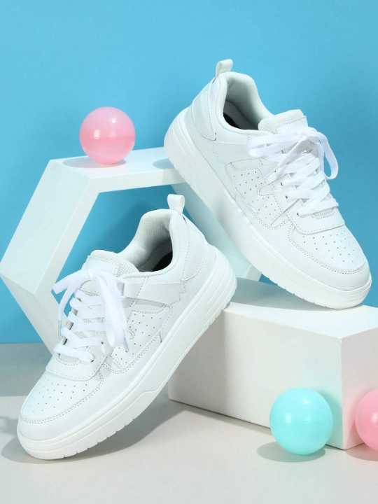 Women Minimalist Skate Shoes, Lace-up Front Sporty Sneakers White