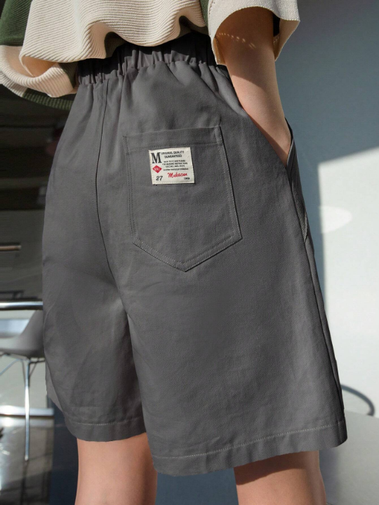 DAZY Letter Patched Detail Slant Pocket Shorts