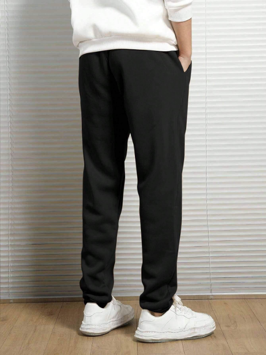 Manfinity Basics Men Solid Drawstring Waist Sweatpants