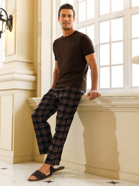 Men Solid Tee & Plaid Print Pants PJ Set