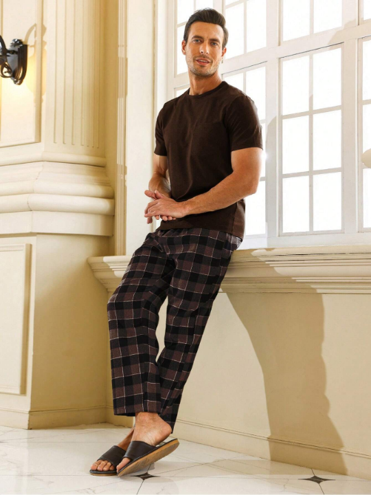 Men Solid Tee & Plaid Print Pants PJ Set