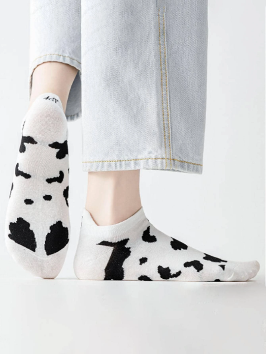 5pairs Women Cattle Embroidered Cow Print Fashionable Ankle Socks For Summer