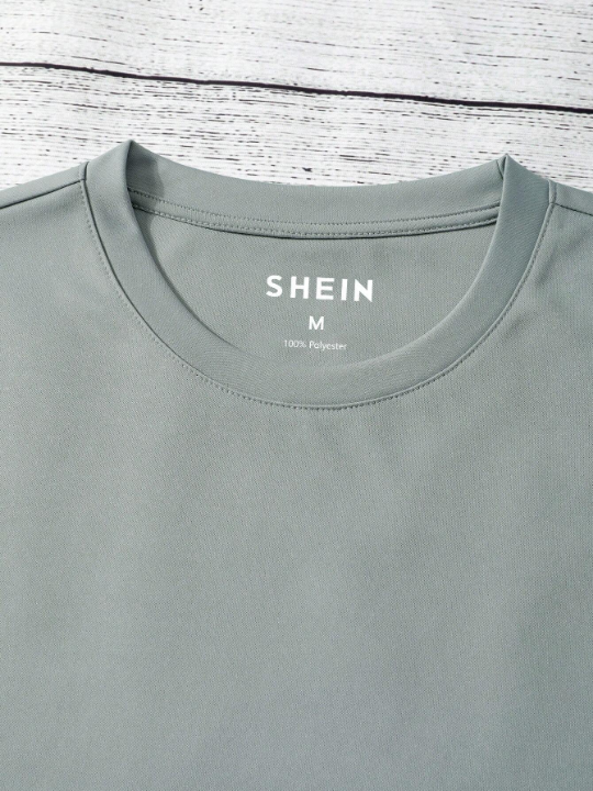 Men Solid Round Neck Tee