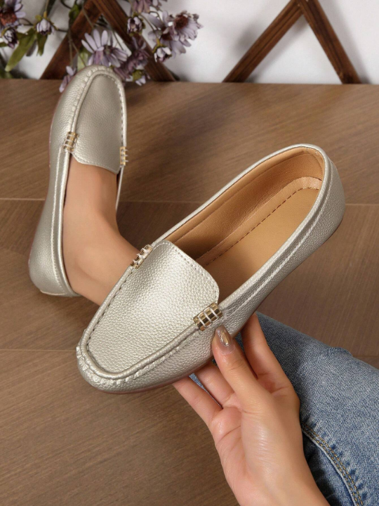 Women Litchi Embossed Metal Decor Slip-on Flats, Glamorous Metallic Outdoor Flat Loafers