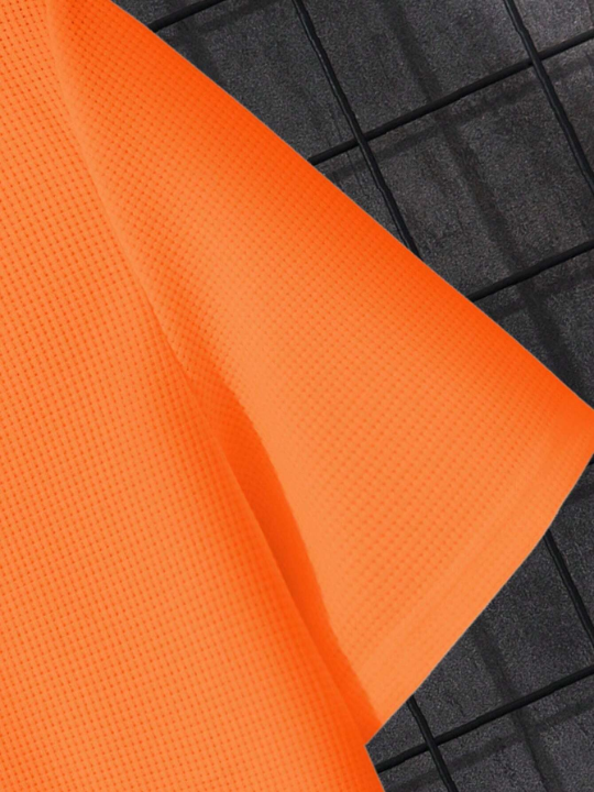 Manfinity Homme Men Solid Notched Neck Tee