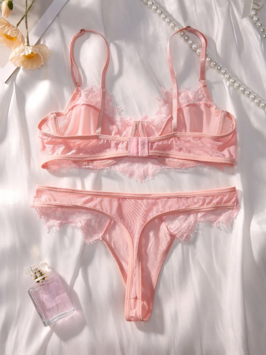 Contrast Lace Underwire Lingerie Set