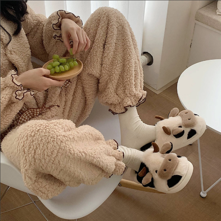 Home Animal Cute Cartoon Slippers Warm, Fashionable And Comfortable Cow Plus Velvet Slippers