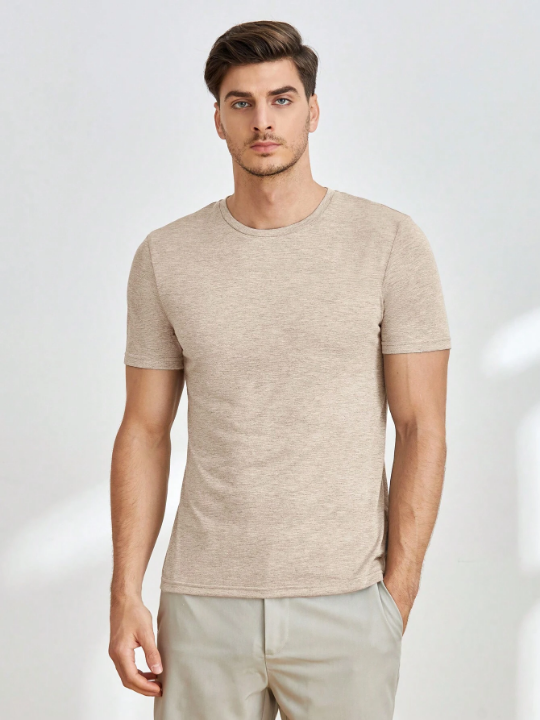 Manfinity Basics Men Solid Round Neck Tee