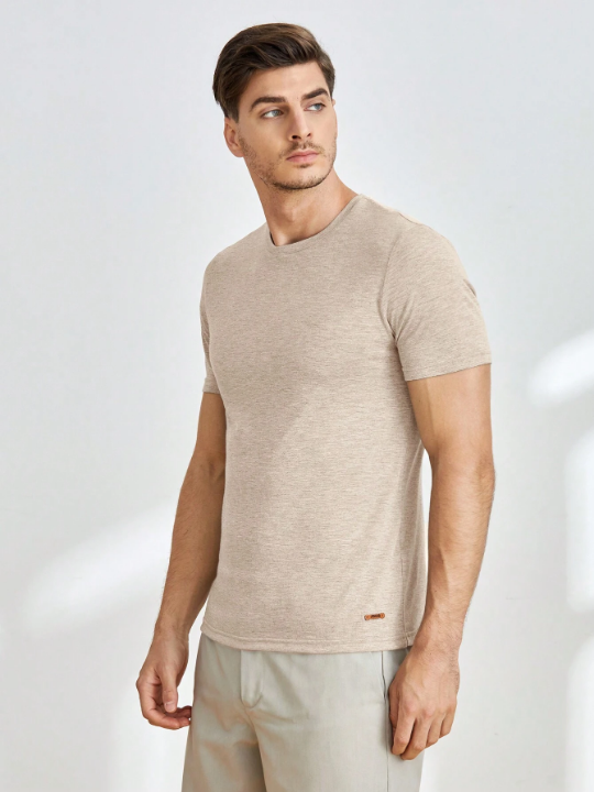 Manfinity Basics Men Solid Round Neck Tee